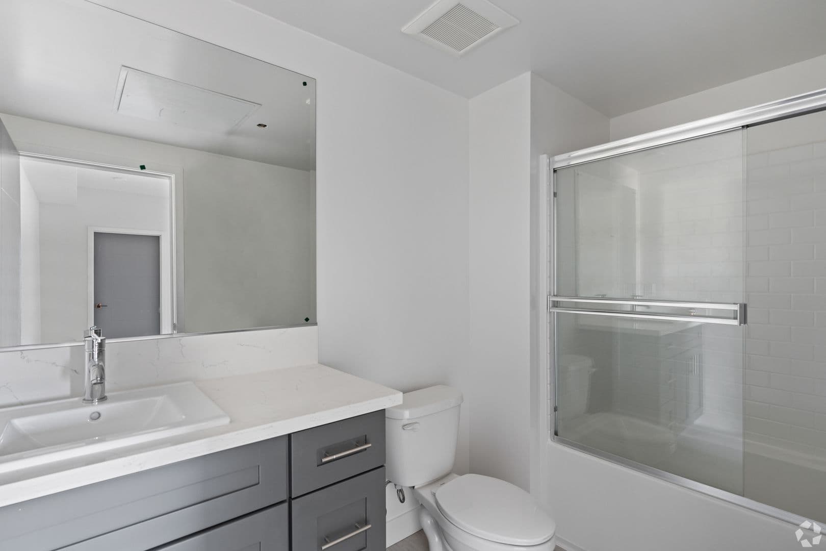 Canoga Park Apartment: 6904 Eton Ave.