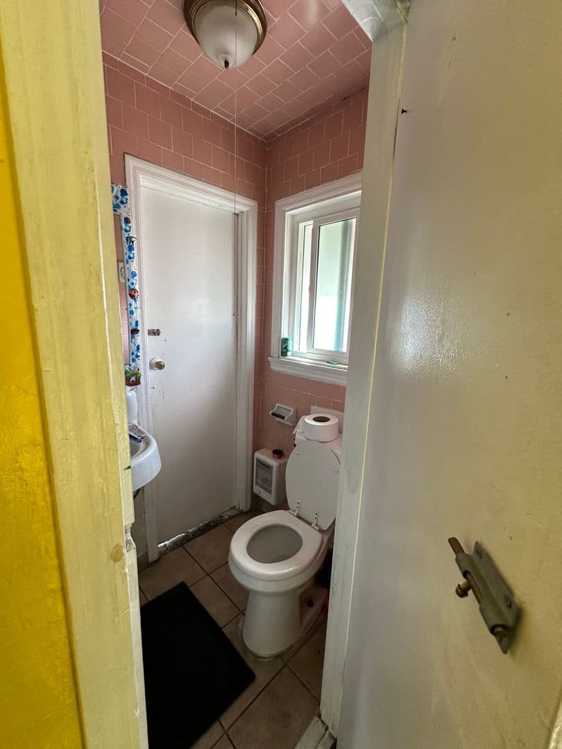 East Los Angeles Apartment: 1304 Amalia Ave.