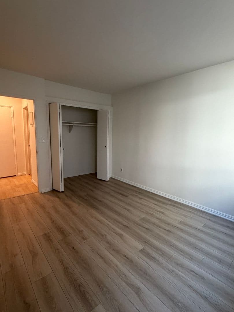 Los Angeles Apartment: 7225-7235 Hollywood Blvd
