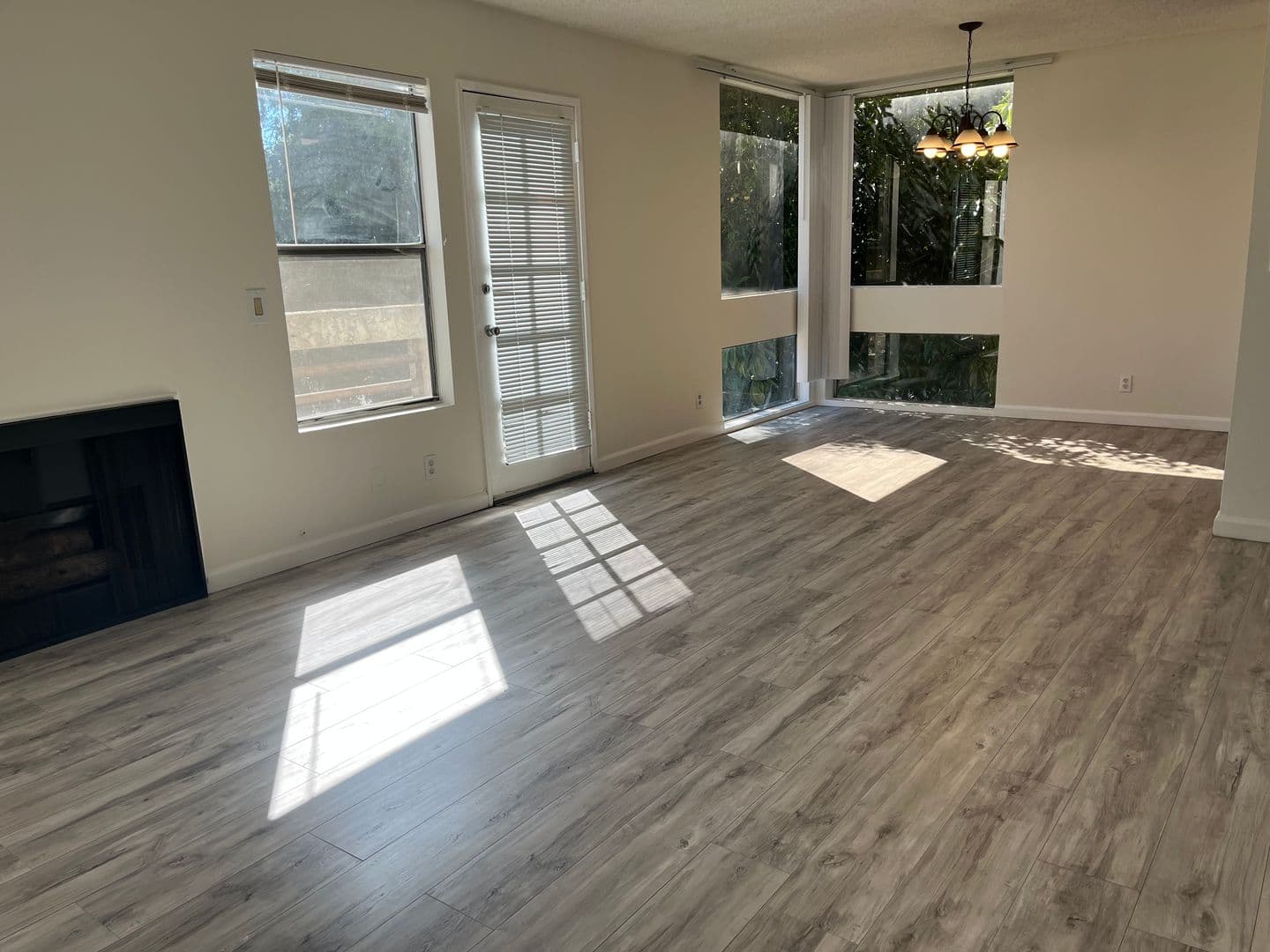 Studio City Apartment: 4248 Whitsett Avenue