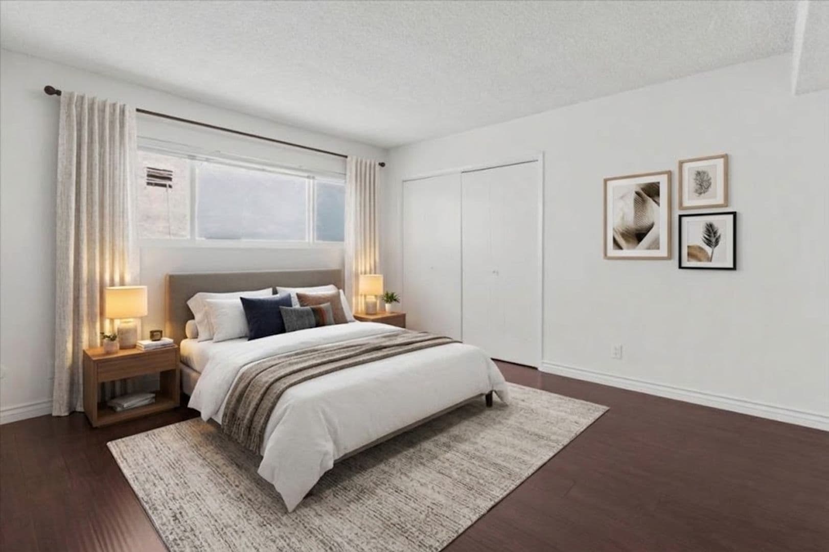 Beverly Hills Apartment: 309 S. Doheny Dr.