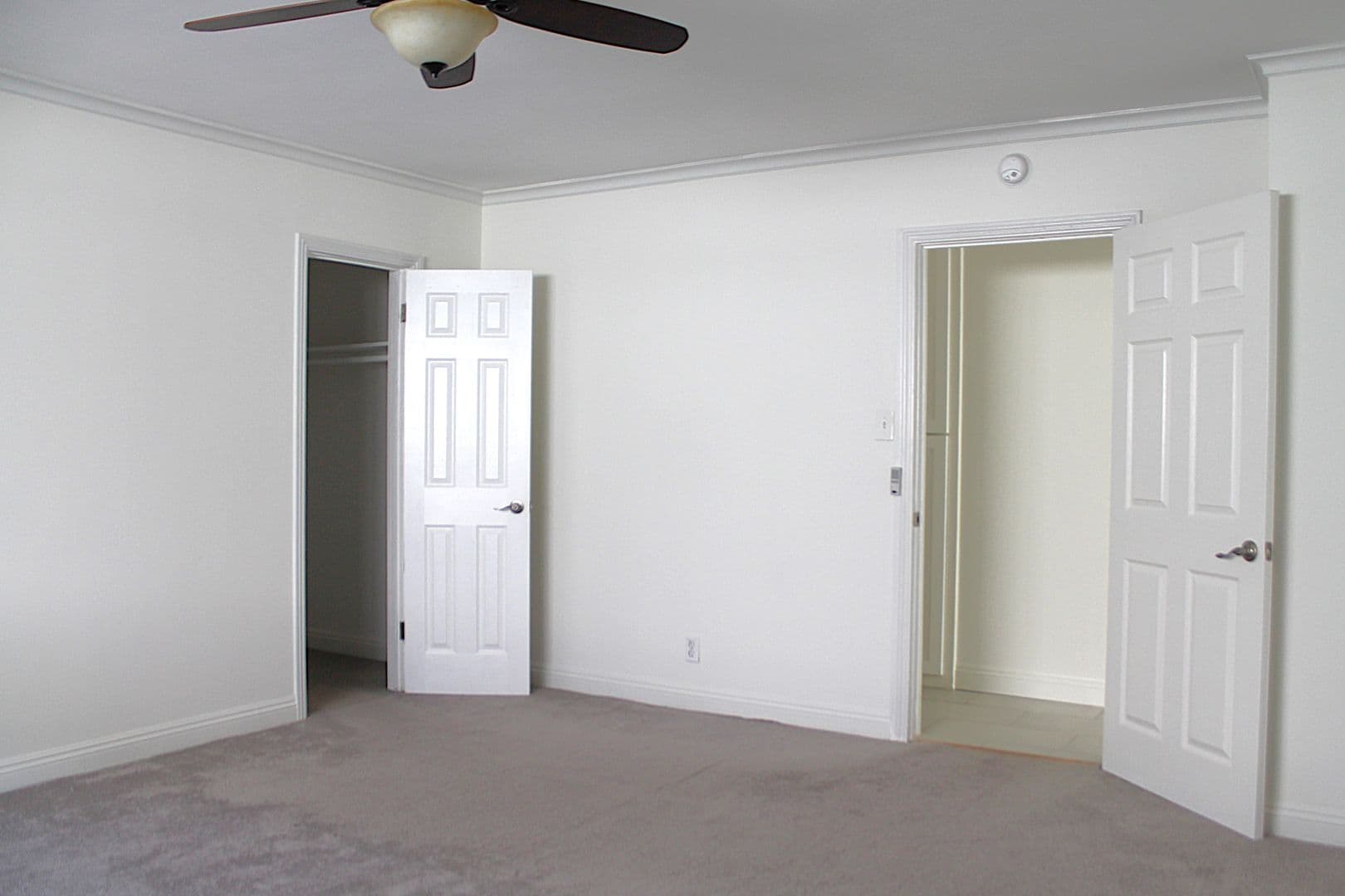 West Hollywood Apartment: 937 Hilldale Ave.
