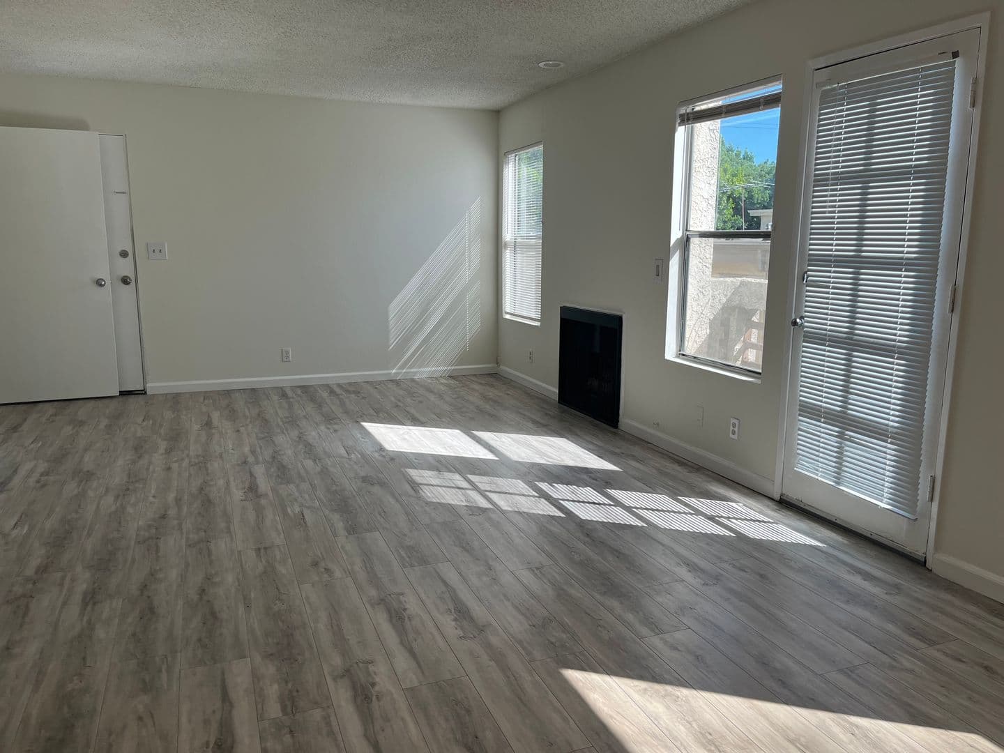 Studio City Apartment: 4248 Whitsett Avenue