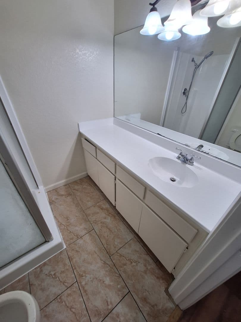 Redlands Apartment: 1269 N. EDWARDS ST #11