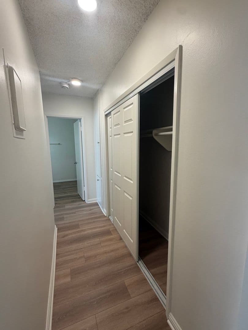 Los Angeles Apartment: 7225-7235 Hollywood Blvd