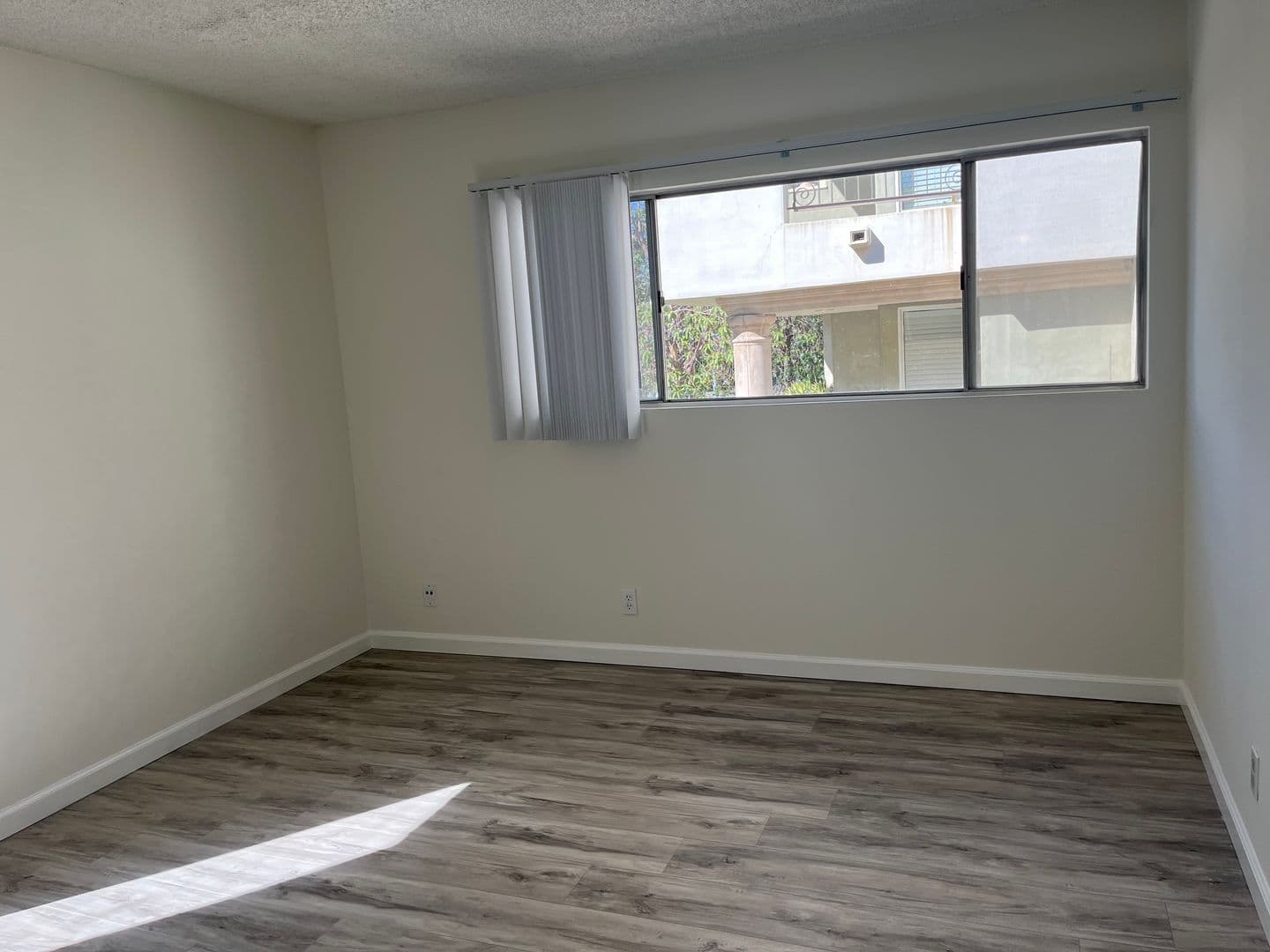 Studio City Apartment: 4248 Whitsett Avenue