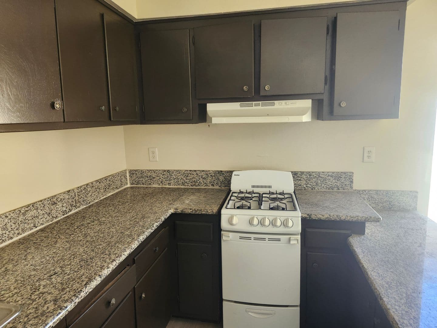 Azusa Apartment: 603-605 Dalton Ave.