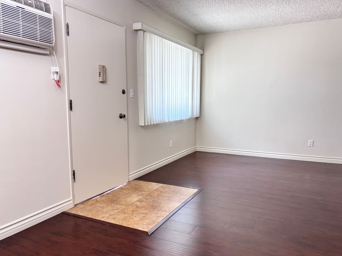 Los Angeles Apartment: 519 N. Hayworth Ave.