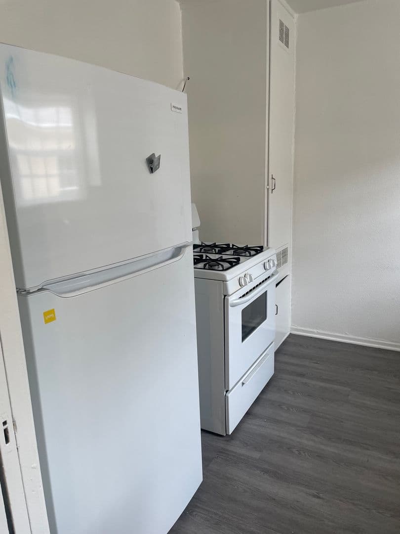 Van Nuys Apartment: 15509-15513 Victory Blvd