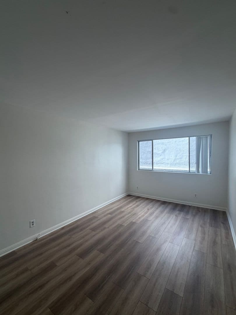 Los Angeles Apartment: 7225-7235 Hollywood Blvd