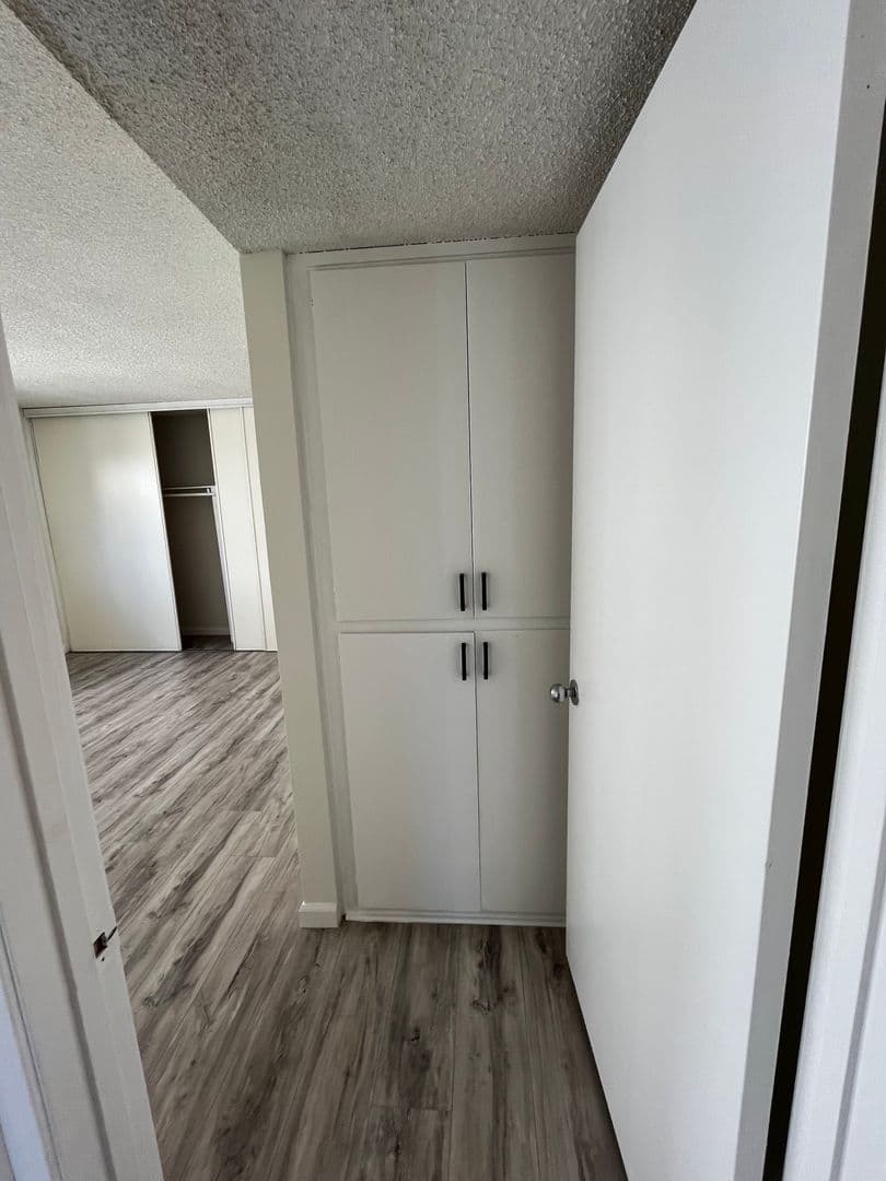 Studio City Apartment: 4248 Whitsett Avenue