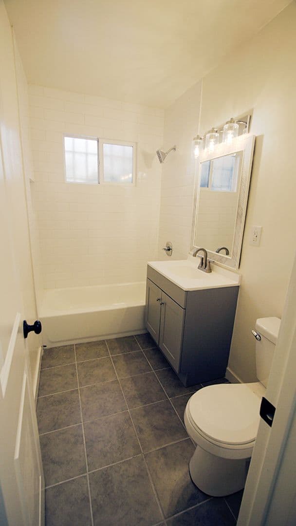 Los Angeles Apartment: 3375 Manning Ave.,