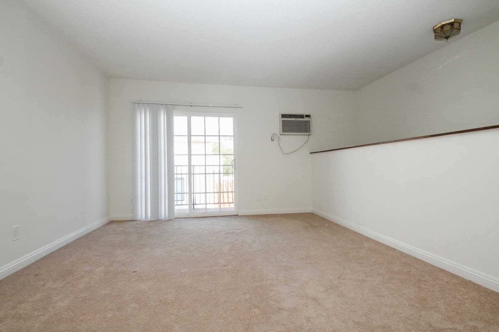 Sherman Oaks Apartment: 15339 Weddington St.