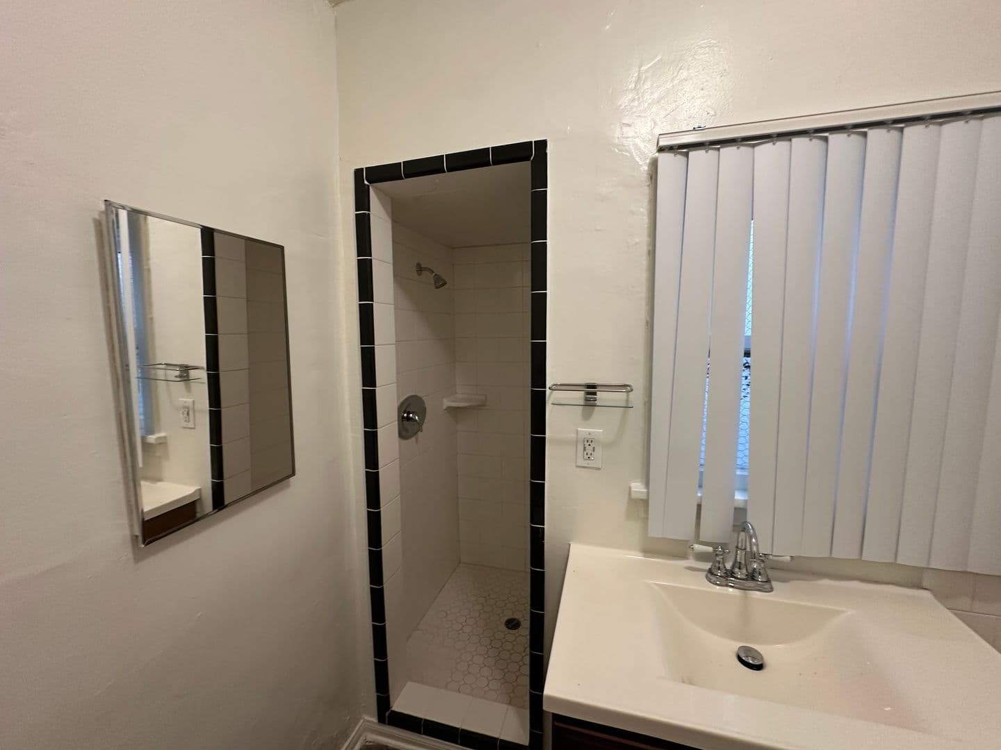 Los Angeles Apartment: 454 N. Orange Grove Ave.