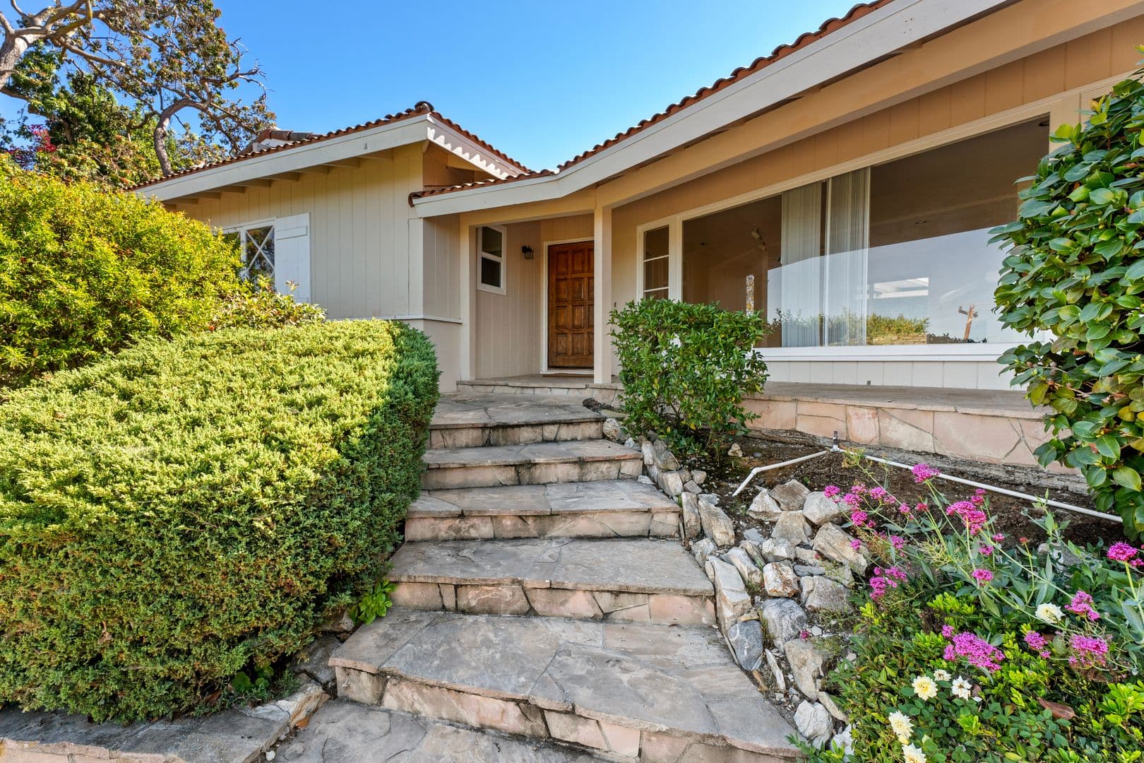Rancho Palos Verdes House: 17 Stallion Rd