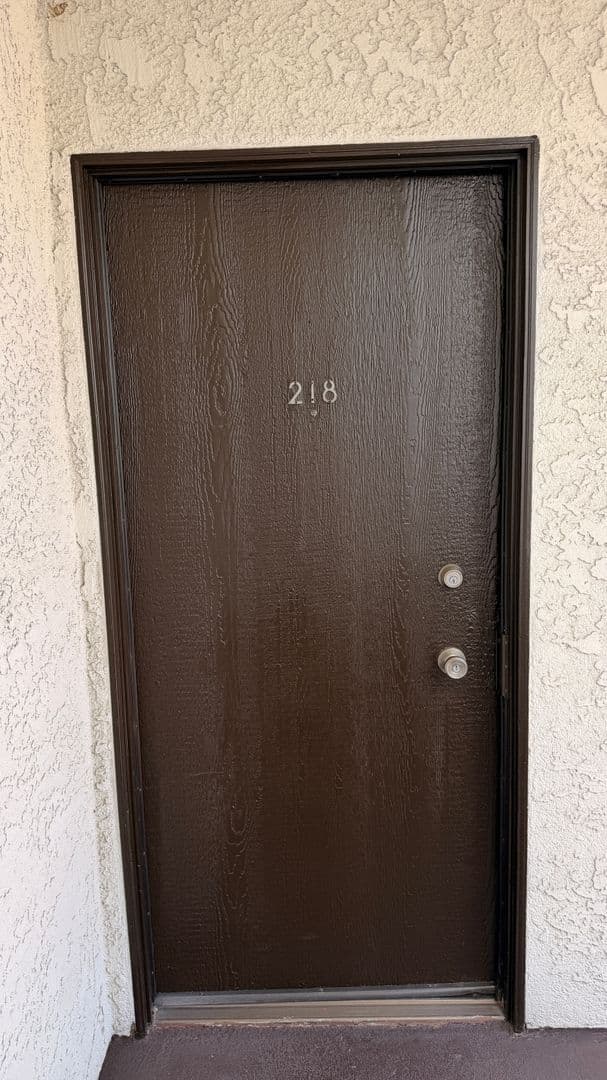 Sunland Apartment: 8608 Foothill Blvd