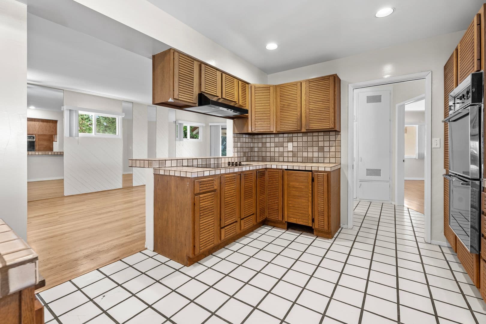 Rancho Palos Verdes House: 17 Stallion Rd