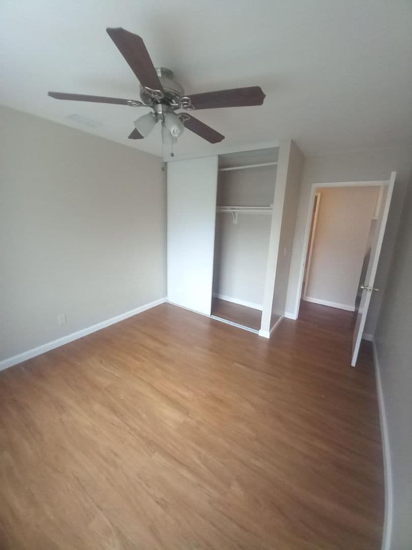 Redlands Apartment: 1176 E LUGONIA AVE 16