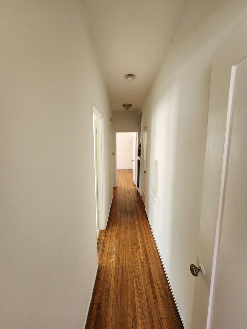 Los Angeles Apartment: 422 N. Hayworth Ave.