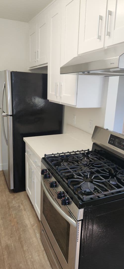 Lake Balboa Apartment: 16750 Sherman Way