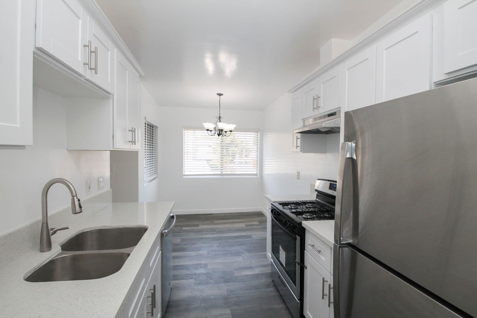 Inglewood Apartment: 604 Evergreen St
