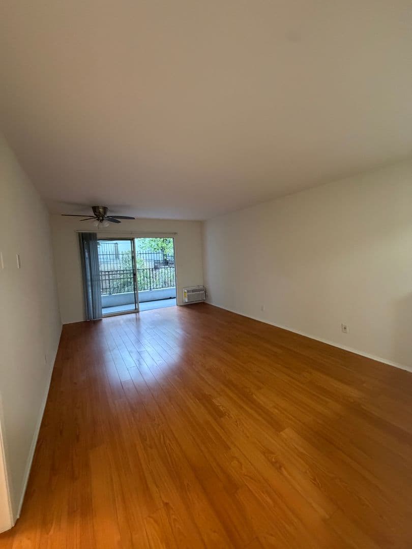 Los Angeles Apartment: 7225-7235 Hollywood Blvd