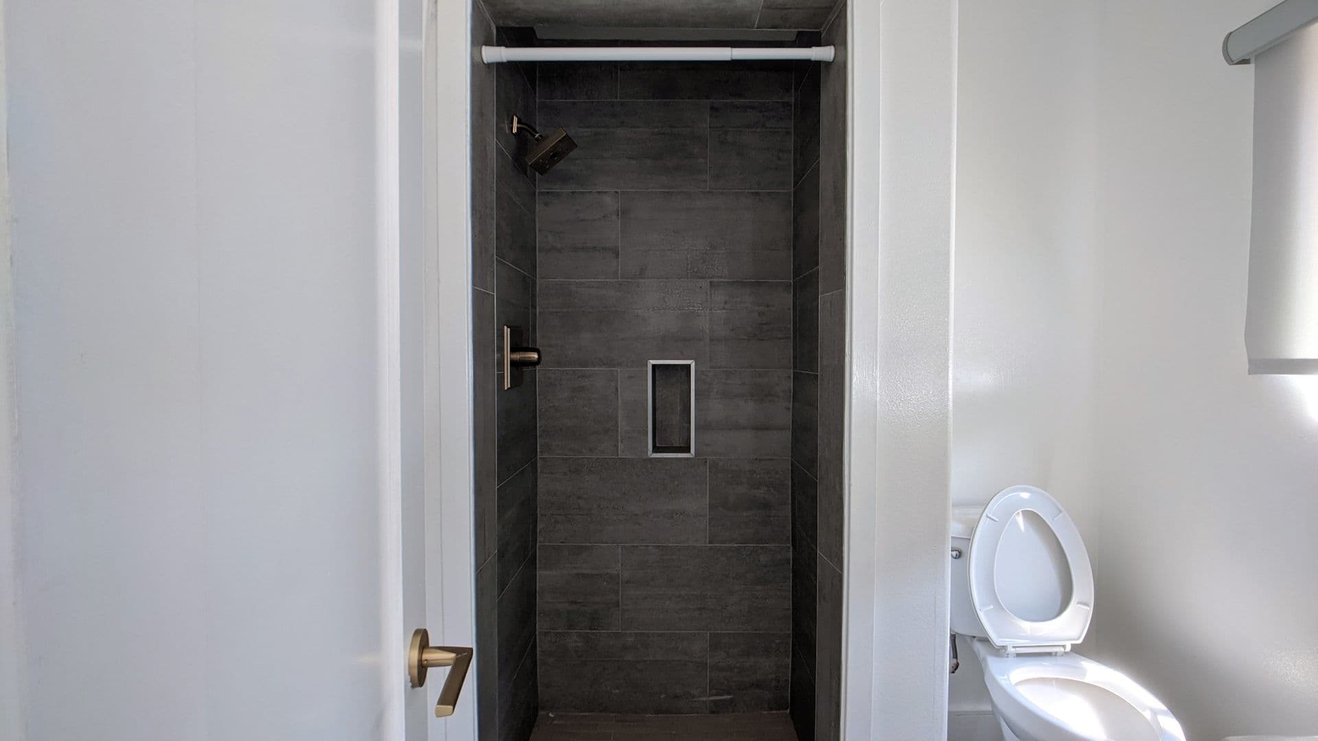 Los Angeles Apartment: 722 S Manhattan Place