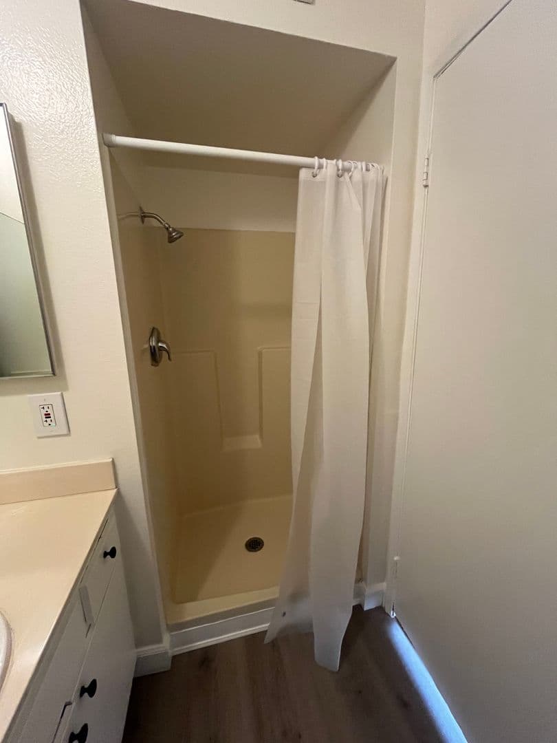Studio City Apartment: 4248 Whitsett Avenue