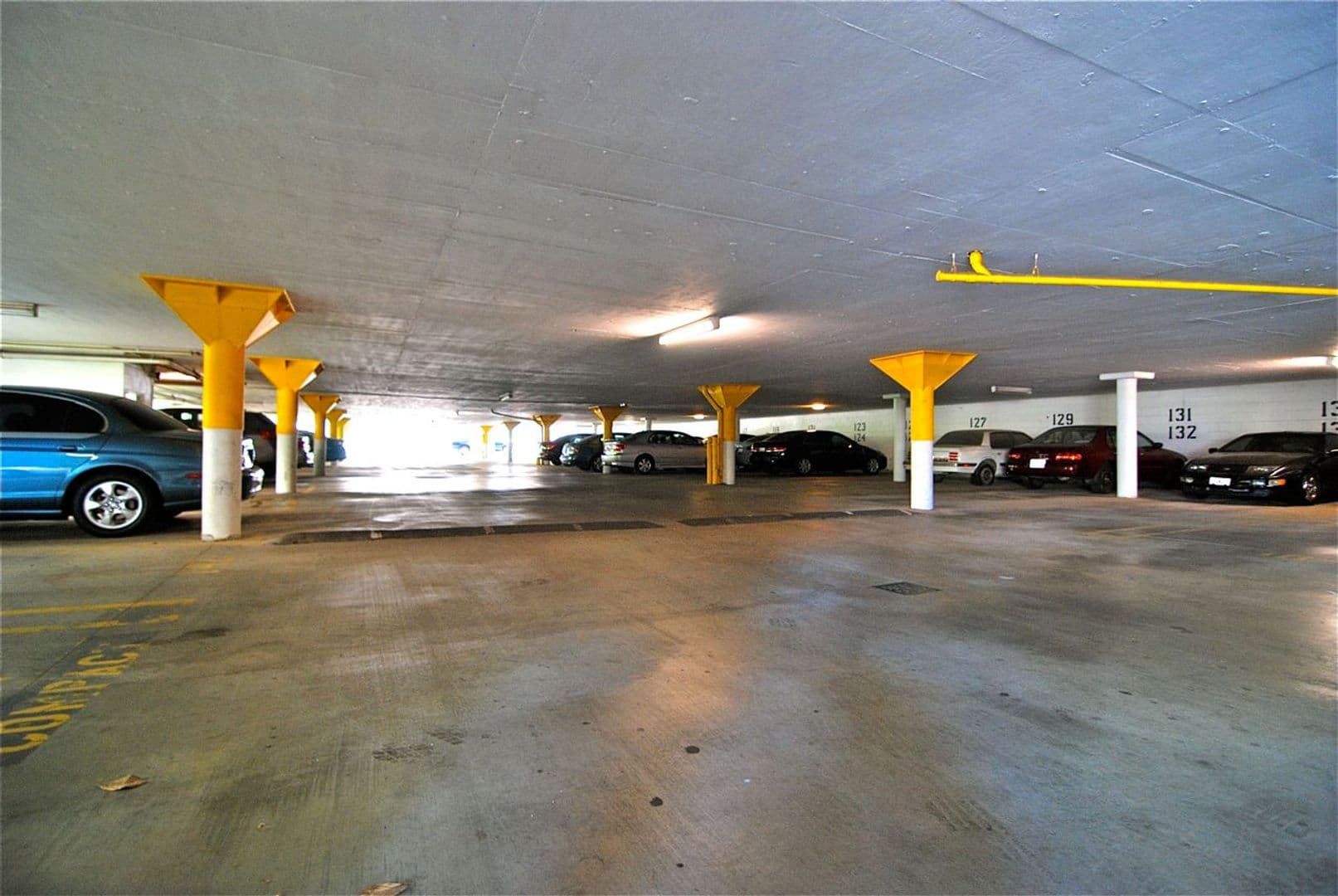 Van Nuys Apartment: 16000 SHERMAN WAY
