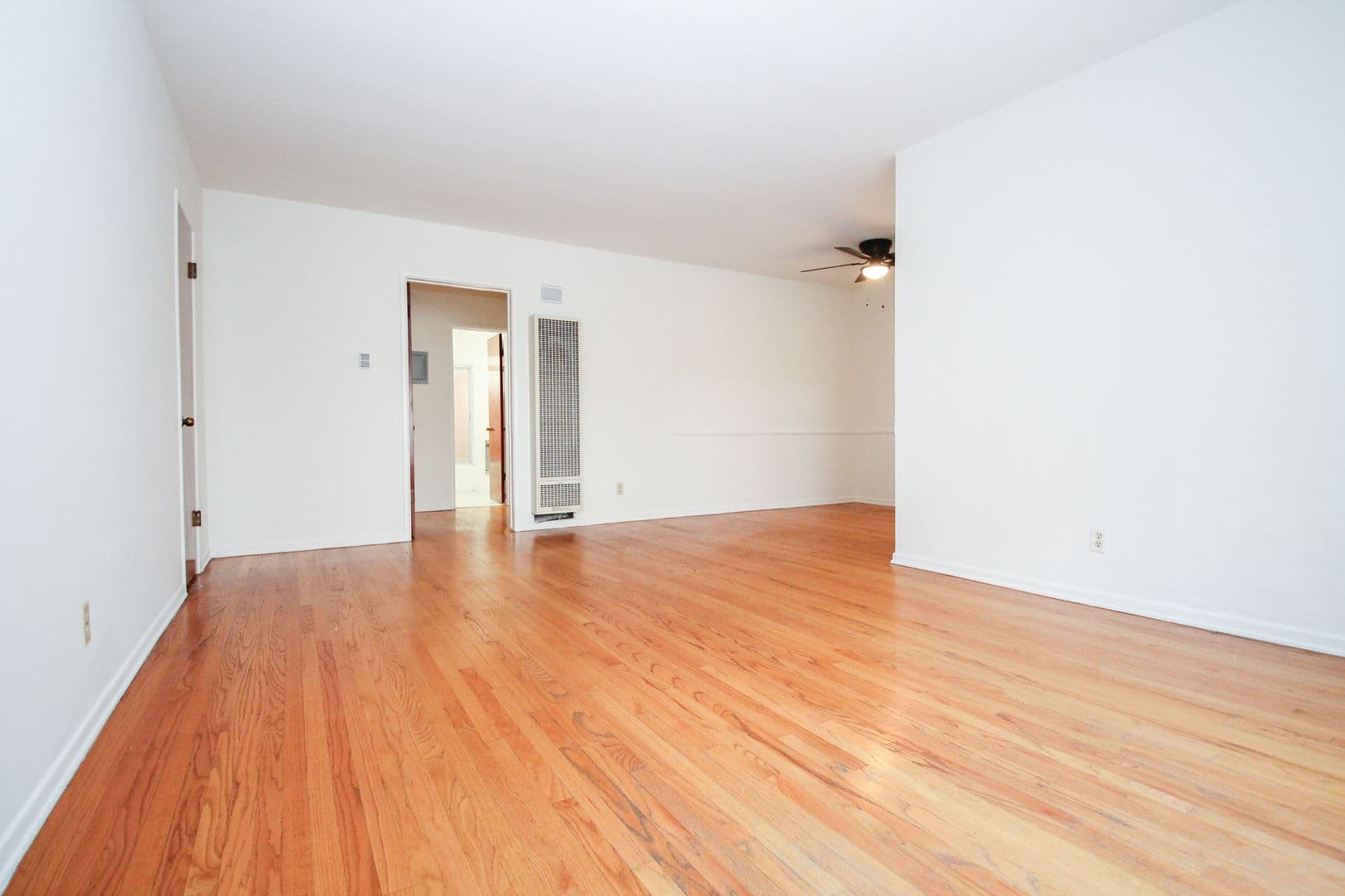 Los Angeles Apartment: 1033 S. Holt Ave.