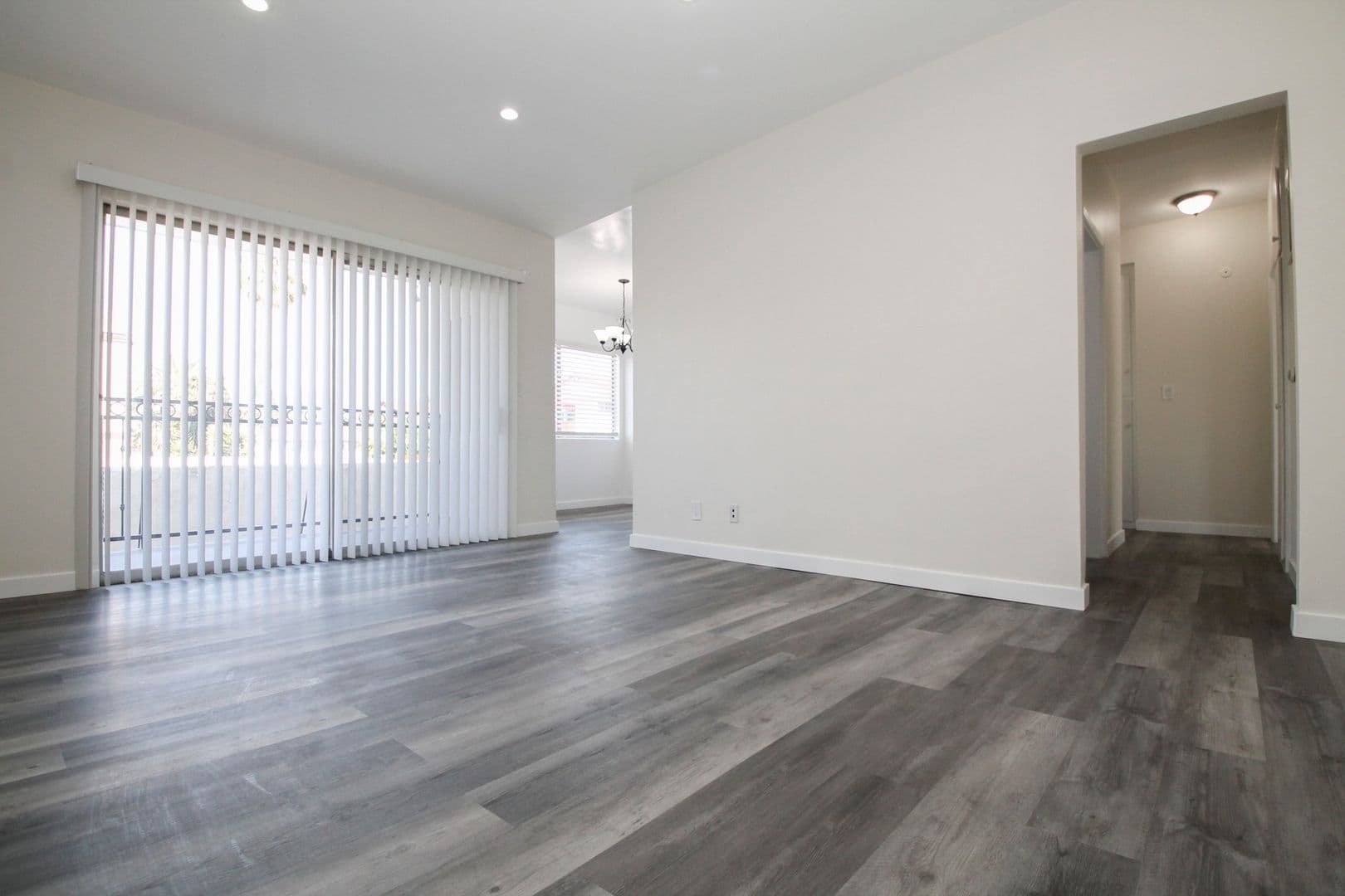 Inglewood Apartment: 604 Evergreen St