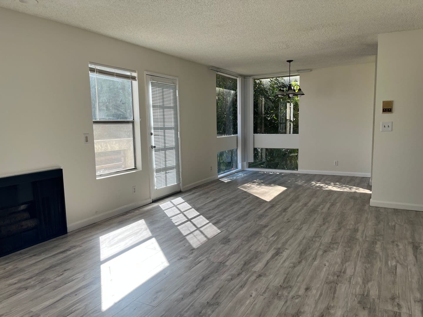 Studio City Apartment: 4248 Whitsett Avenue