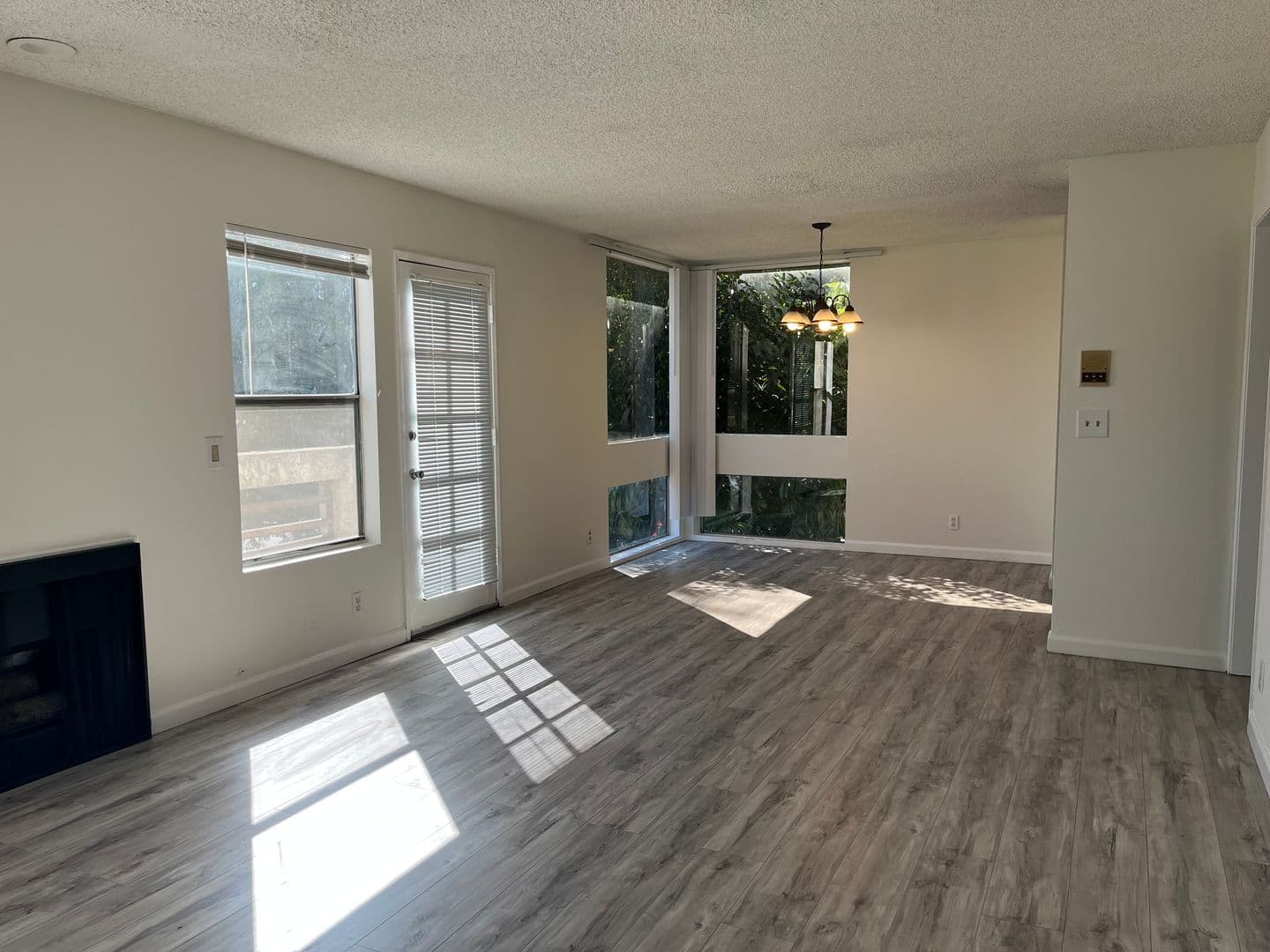 Studio City Apartment: 4248 Whitsett Avenue