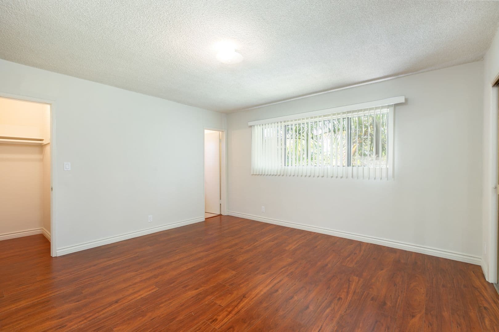 West Hollywood Apartment: 1030 N Harper Ave.