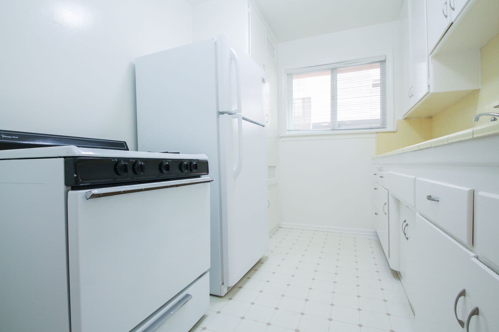 Los Angeles Apartment: 1033 S. Holt Ave.