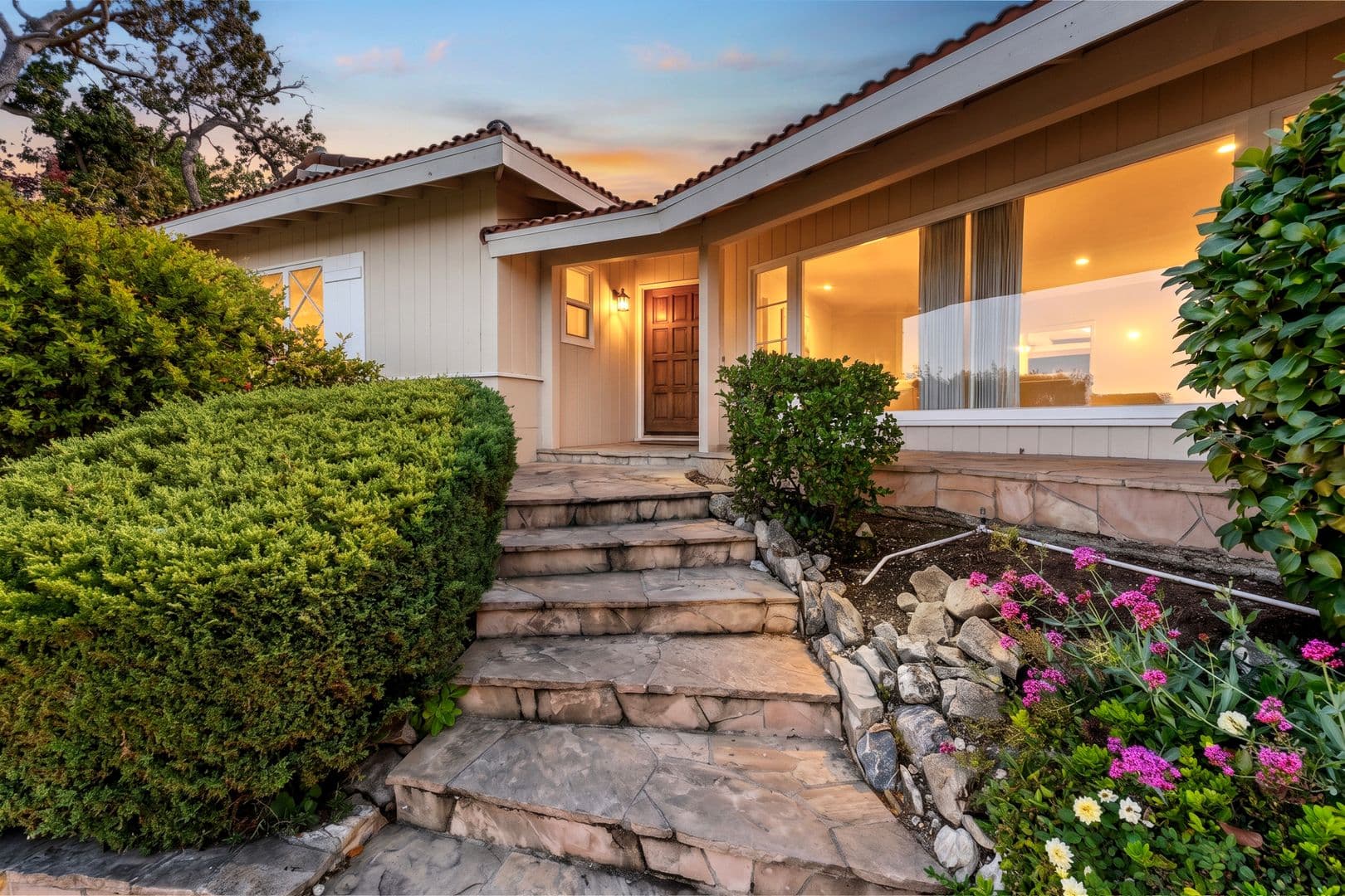 Rancho Palos Verdes House: 17 Stallion Rd
