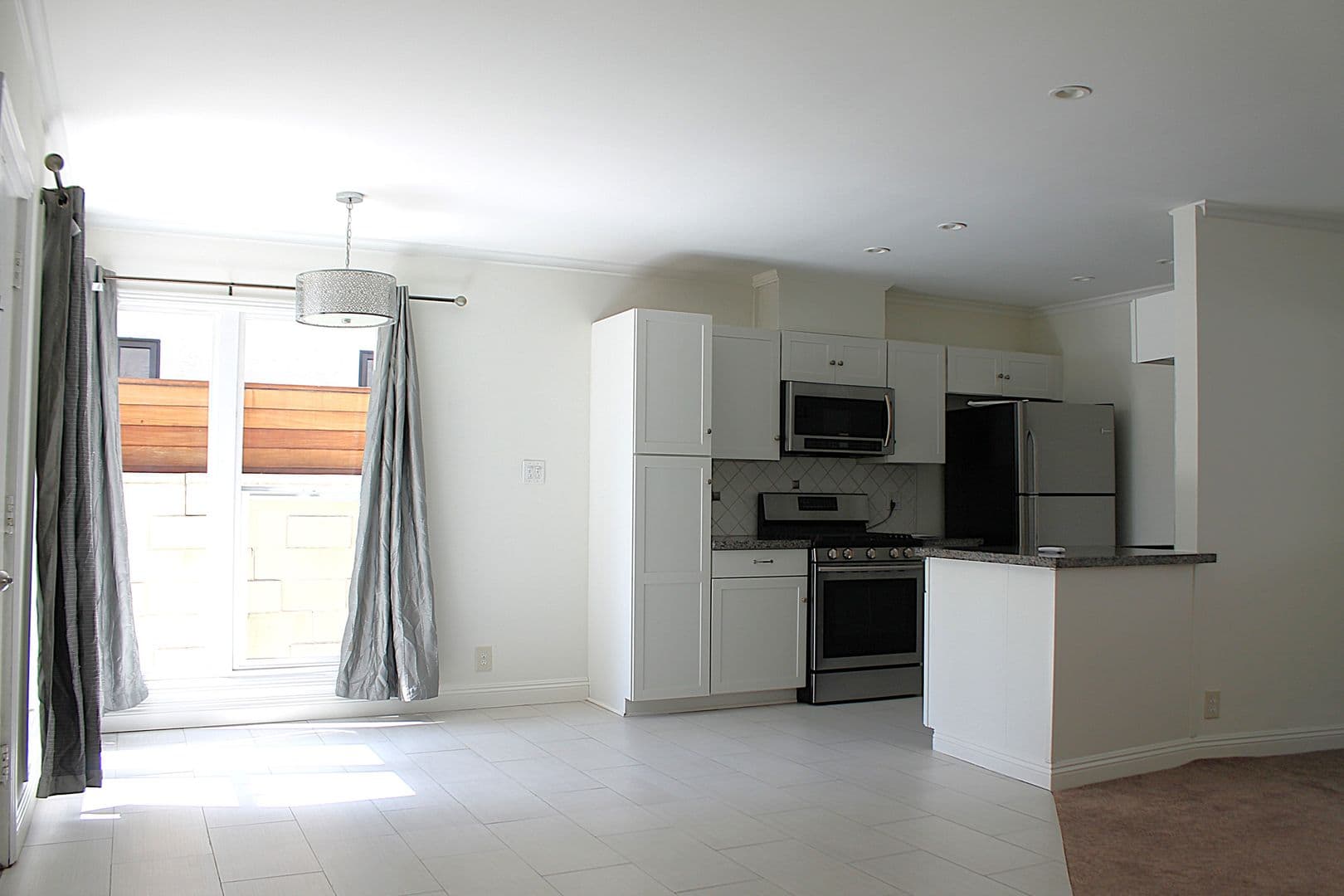 West Hollywood Apartment: 937 Hilldale Ave.