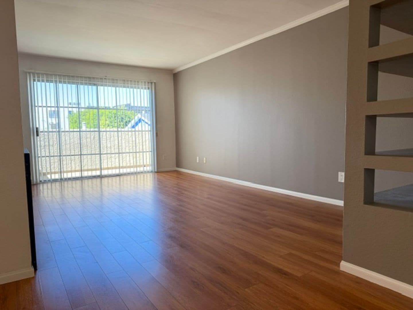 Toluca Lake Apartment: 10825 Blix Street