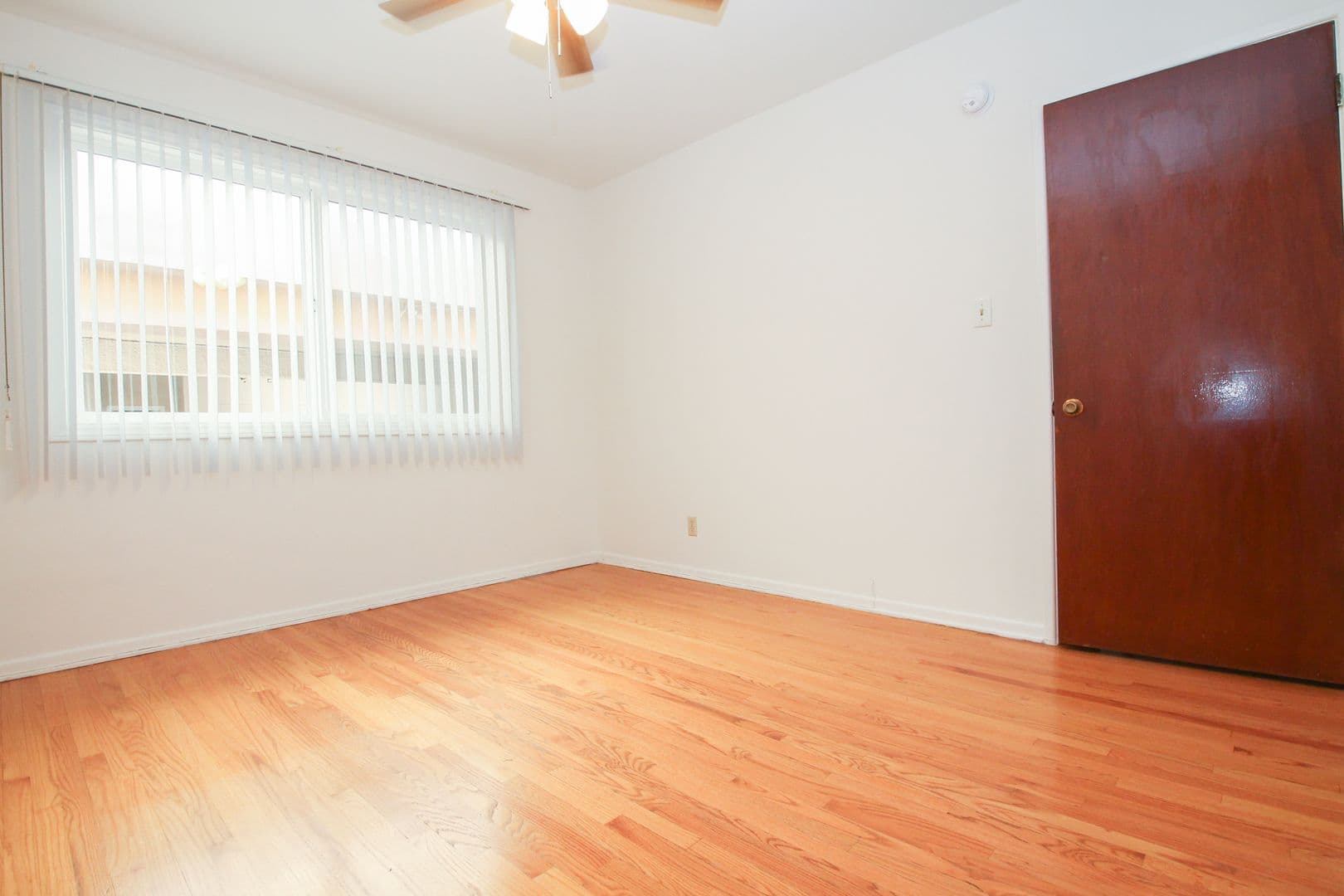 Los Angeles Apartment: 1033 S. Holt Ave.