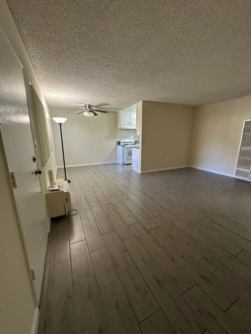 Valley Village Apartment: 5328 Hermitage Avenue