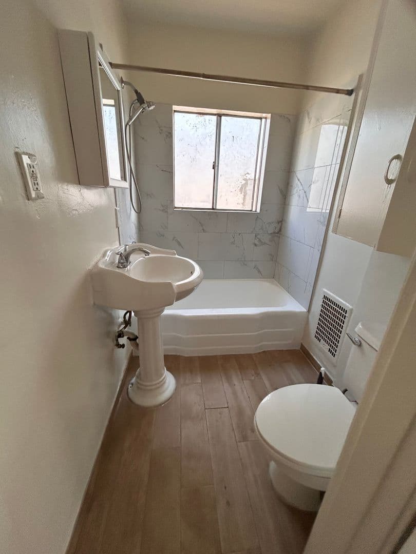 Montebello Apartment: 109, 111, 109.1/2, 111.1/2 S. 19th Street