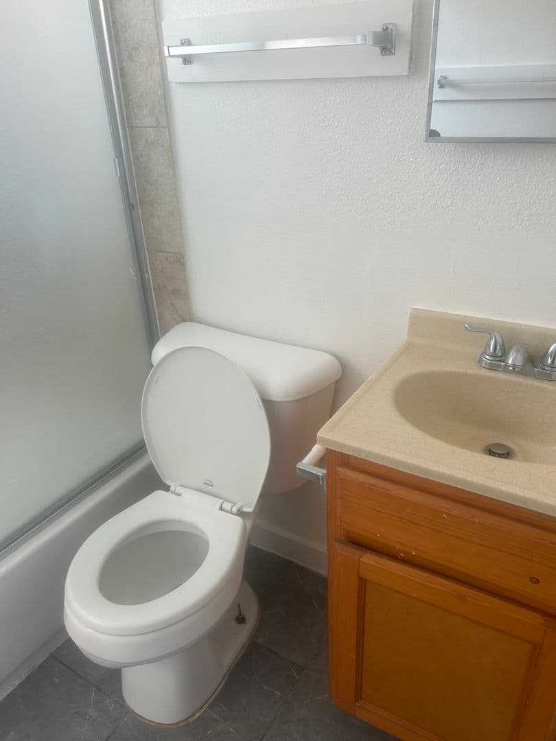Santa Ana Apartment: 1060 W. 17TH STREET