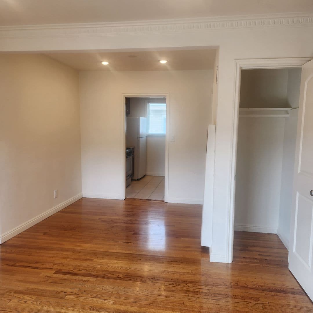 Los Angeles Apartment: 3375 Manning Ave.,