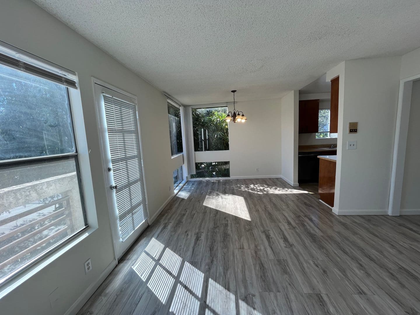 Studio City Apartment: 4248 Whitsett Avenue