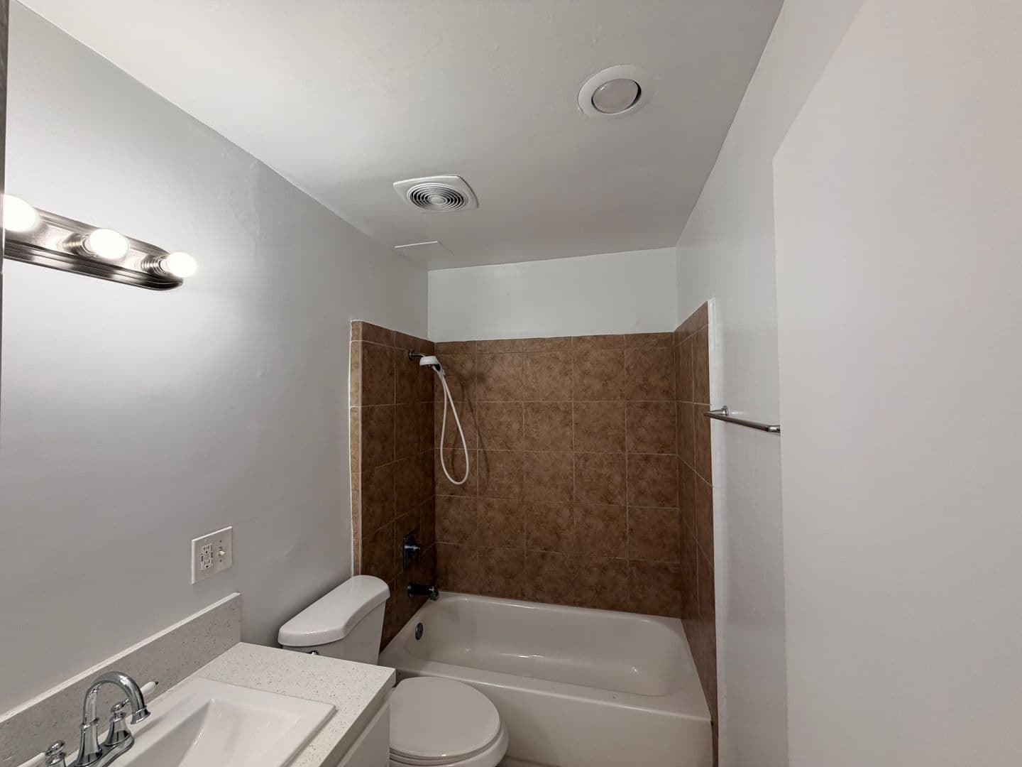 North Hills Apartment: 9035 Orion Ave