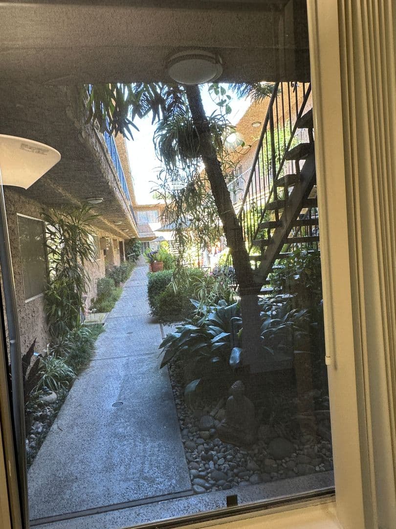 Valley Village Apartment: 5328 Hermitage Avenue