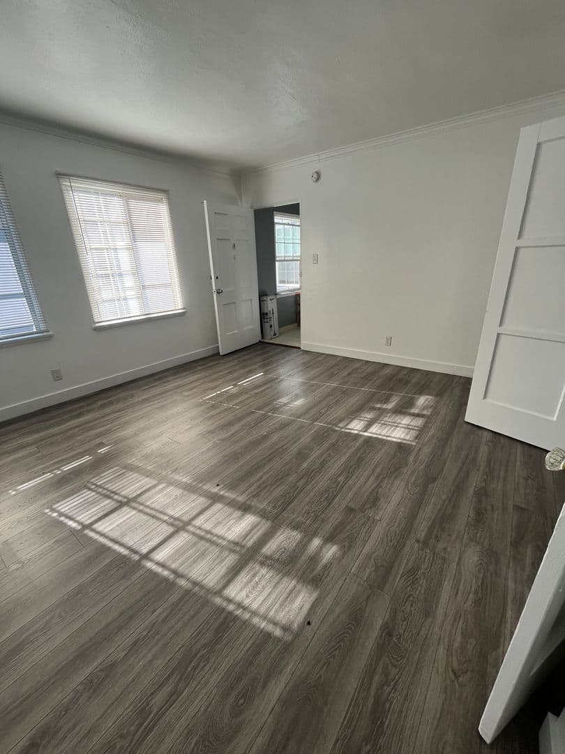 Hollywood Apartment: 6755-6773 Yucca St and 6424 Yucca Street