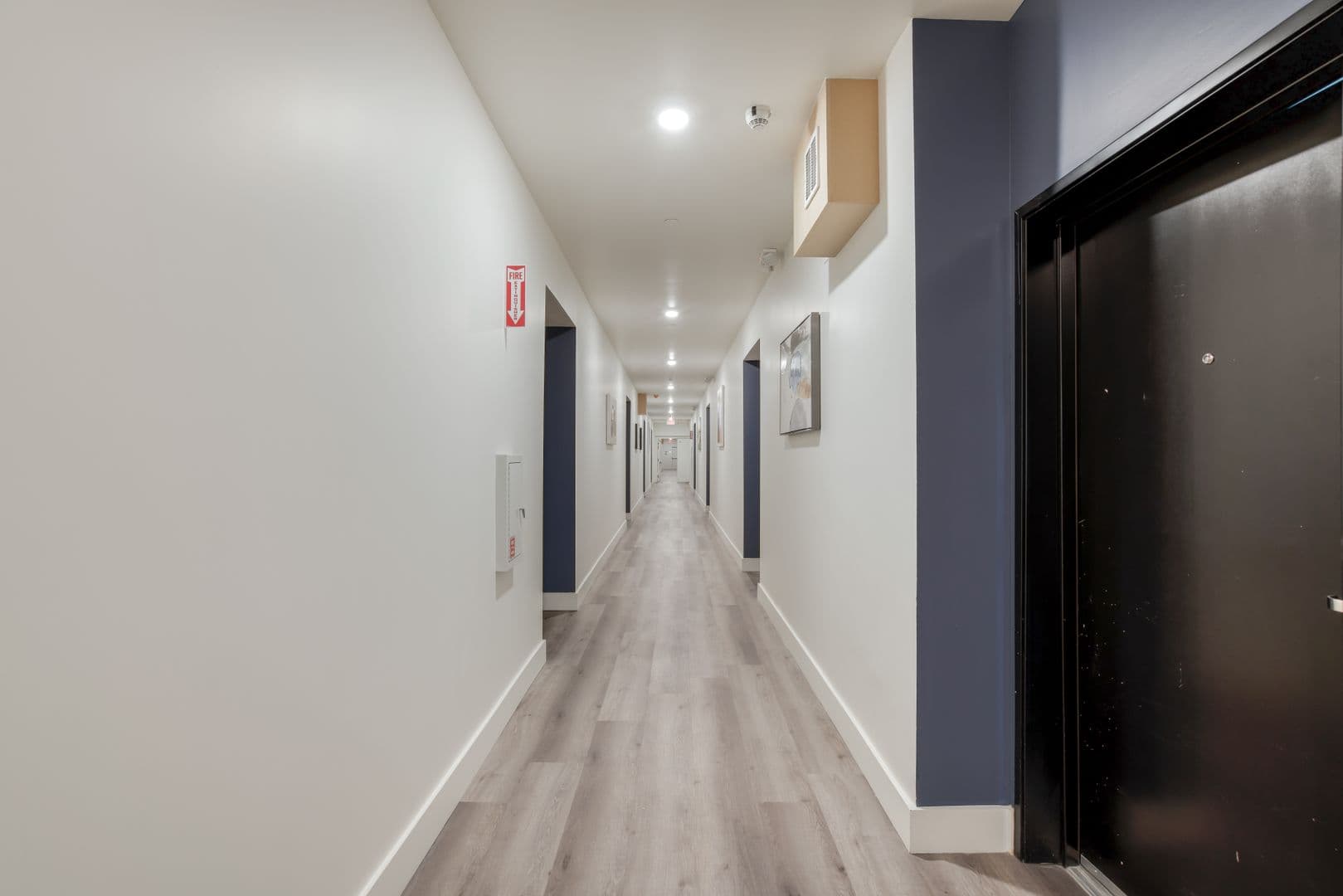 Van Nuys Apartment: 13724 Victory Blvd.