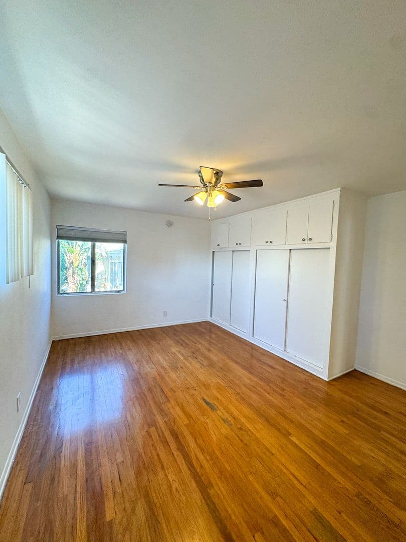 Los Angeles Apartment: 1416 Reeves St.