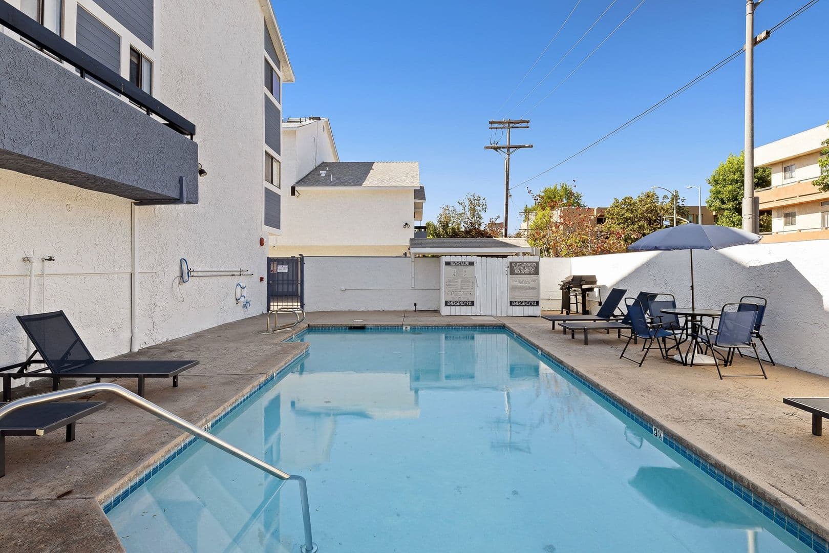 Sherman Oaks Apartment: 14543 Burbank Boulevard